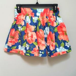 NWOT Hollister floral mini skirt
